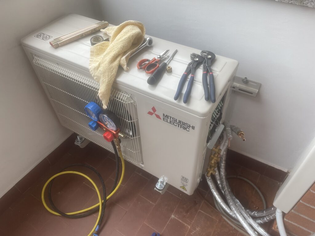 quanto costa installare un condizionatore con tubi più lunghi ?